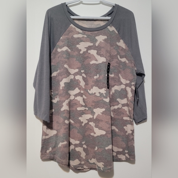 NWT Torrid 3/4 Sleeve Top - Picture 1 of 4